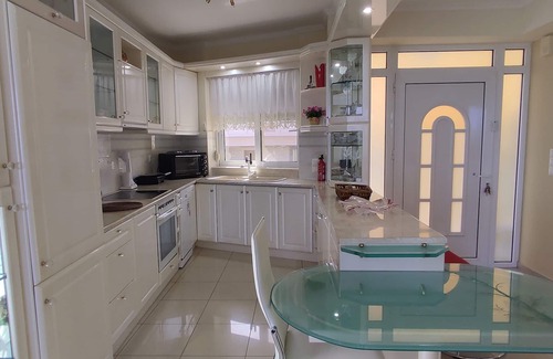 Perivolia Apartment | Katerina's Residence Chania with panoramic view.