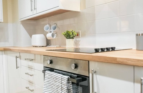 Frampton Apartment | Katrina Suite