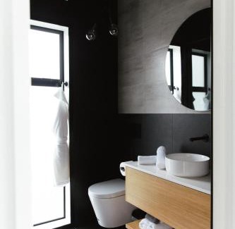 Pouto Villa | Kauri Lodge -Luxury waterfront