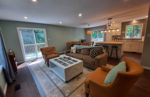 North Kawartha Cottage | Kawartha Forest Spa Cottage w/Hot Tub & Sauna