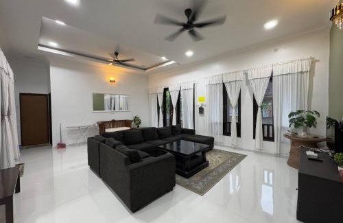 Bukit Payong House | KaySue Twin Villa