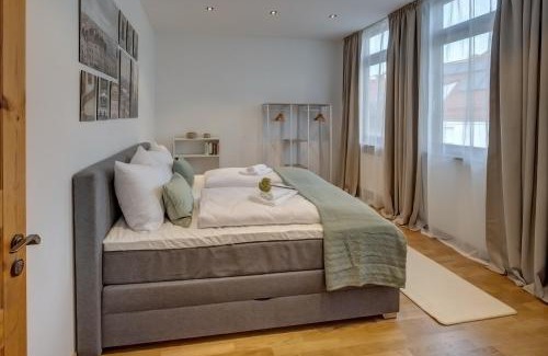 Oberhausen Apartment | Kaza Guesthouse, centrally located 2 & 3 bedroom Apartments in Augsburg