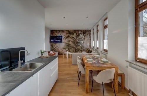 Oberhausen Apartment | Kaza Guesthouse, centrally located 2 & 3 bedroom Apartments in Augsburg