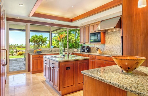 Kaupulehu House | Ke Alaula Hale 7 – Private & Secluded | Onsite Staff & Daily Housekeeping