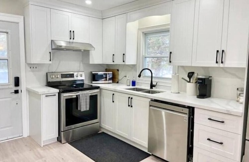 Omemee Cottage | Ke's Rustic Retreat On the Lakenn