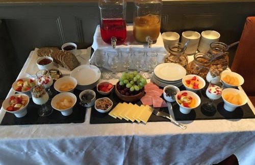 Curraheen House | Keanes of Curraheen, Bar, Restaurant & Accommodation