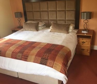 Curraheen House | Keanes of Curraheen, Bar, Restaurant & Accommodation