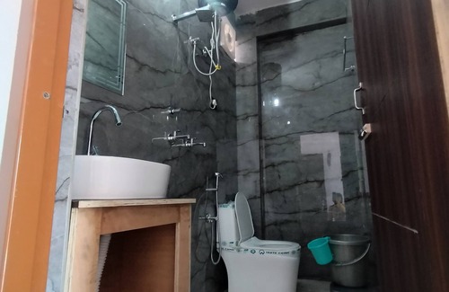 Sitapur Hotel | Kedar Hill Resort