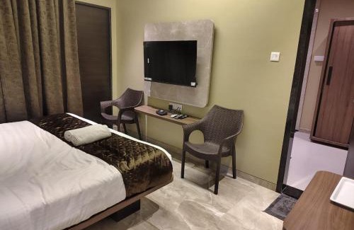 Pune Bed & Breakfast | Kedari Residency