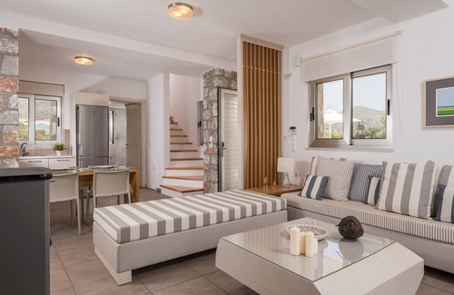 Gialos Villa | KEDROS-CEDAR BAY BEACHSIDE VILLAS-LUXURY STONE VILLA -PRIVATE POOL