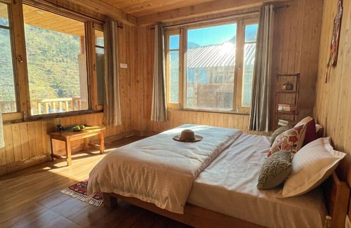 Banjar Bed & Breakfast | Kefi Bakehouse & Stays Tirthan