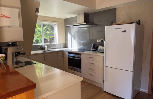 Kelvin Heights House | KELVIN HEIGHTS, QUEENSTOWN - lake views, sunny