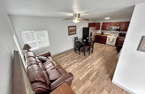 Kalifornsky Cabin | Kenai Beachfront Cabin 4 - 10min to Kenai and Kasilof rivers