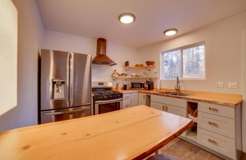 Sterling House | Kenai River Retreat about 4 Mi to Morgans Landing!