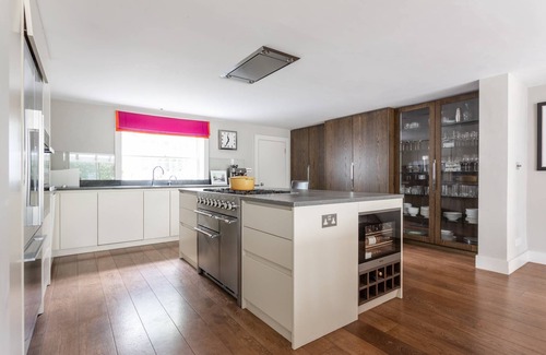 Pembridge Apartment | Kensington Park Road VIII by onefinestay
