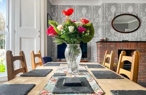 Carmarthen House | Kent House