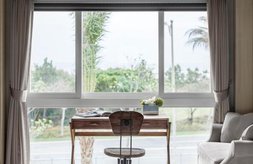 Sail Rock Beach Bed & Breakfast | Kenting 4 Sisters Villa