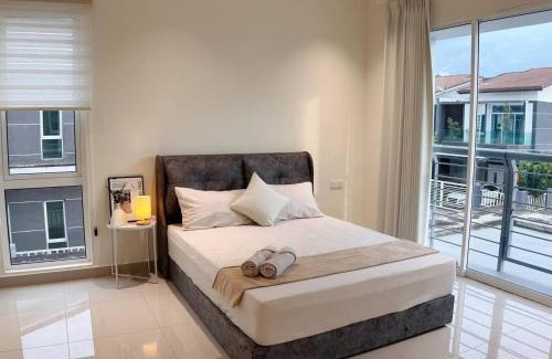 Bandar Bera House | Kerayong and Triang Cozy Landed 4 or 5 Rooms 12 to16 pax