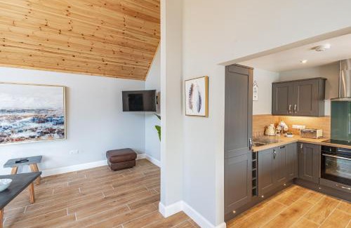 Newton Stewart House | Kestrel Lodge 2 with Hot Tub