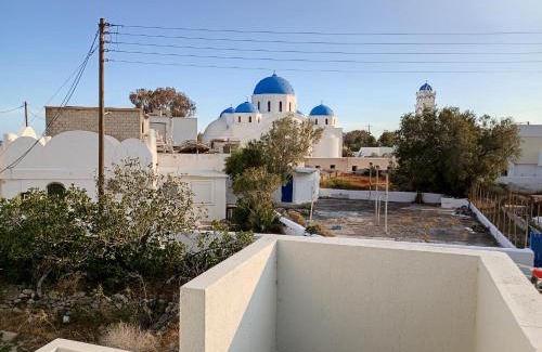 Perissa Apartment | Kevin's Seaside Apartment