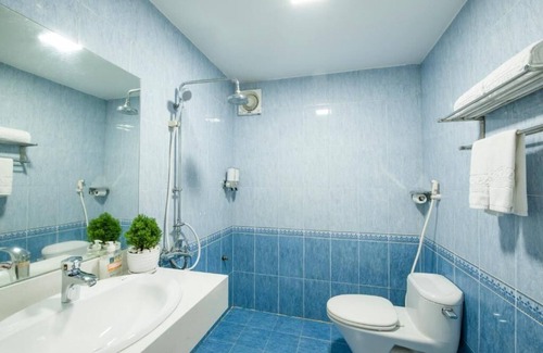 Long Bien Hotel | Khach San Sao