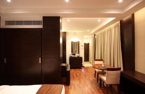 Vellore Hotel | Khanna Fiesta, A Bergamont Hotel - Vellore