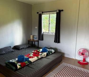 Huai Makhuea Som House | Khaodoihomestay&foods