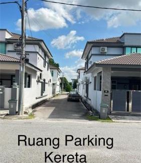 Krubong House | Kiki's room for men