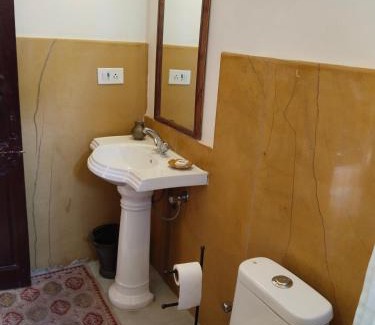 Amar Sagar Pol Cabin | Killa Bhawan Lodge