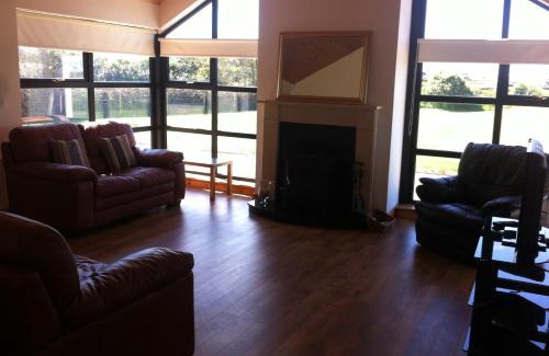 Duncormick House | Kilmore Quay Castleview 1 - 5 Bedroom House