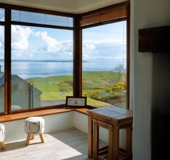 Ballycastle Apartment | Kinbane Self Catering Cottages - 'Makem's Cottage'