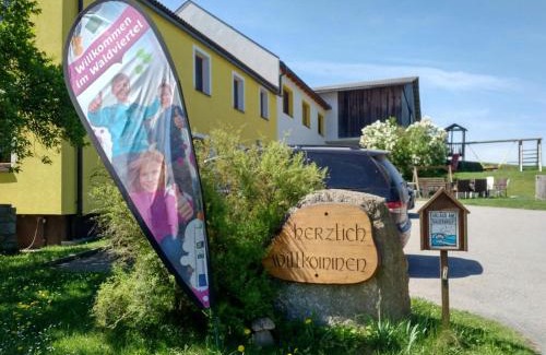 Großschonau House | Kindererlebnis- und Biobauernhof Hipp-Bruckner