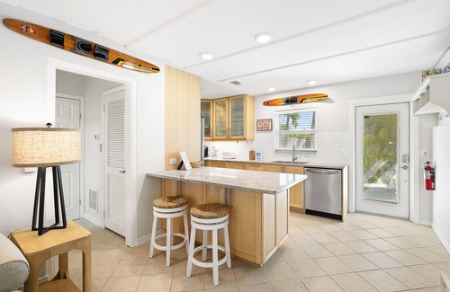 Holmes Beach House | King Bed Beach Bungalow | Steps to Gulf | Pool & Patio | Holmes Beach