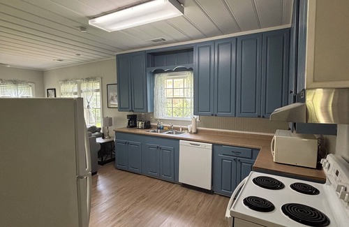 Hattiesburg House | KING BED! Cozy 2 Bedroom House Located in the Heart of Hattiesburg