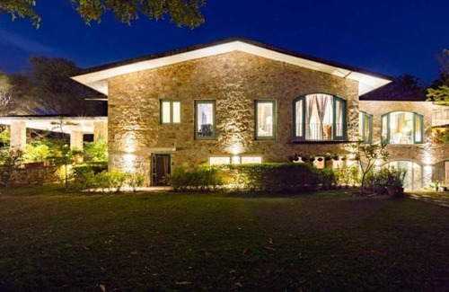 Amer Apartment | King Room with Garden View - Near Kookus 5n