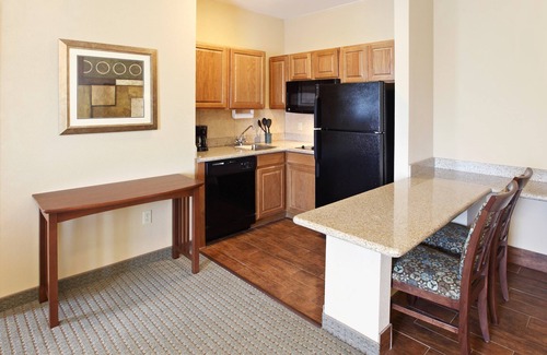 Rogers Condo | King Suite. Free Breakfast. Gym. Near Mercy Hospital Northwest Arkansas!