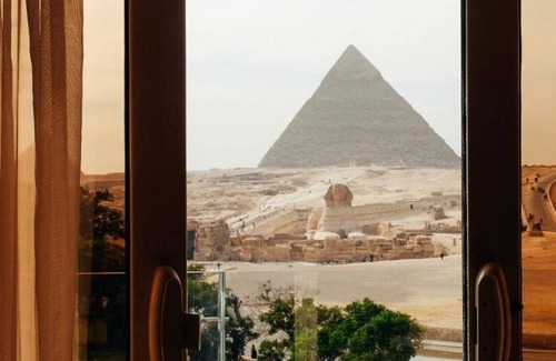 Al Manial Apartment | King Suite with Balcony Side view