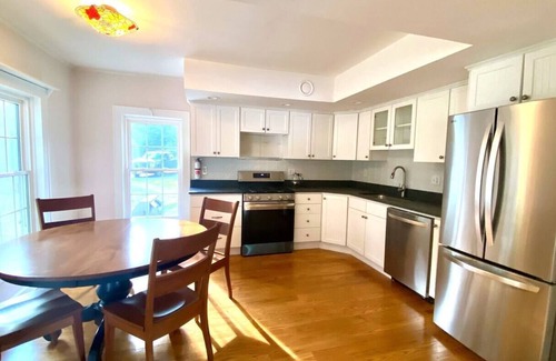 Lily Dale House | Kingfisher Cove: Cassadaga Lake's Sunrise Shore