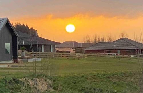 Aokautere Apartment | Kingsdale lounge