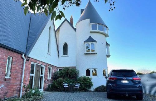 Pareora Bed & Breakfast | Kingsdown Manor B&B Timaru