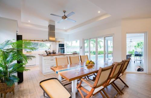 Hua Hin Apartment | Kira Japandi Escape with Sauna & Rooftop cinema