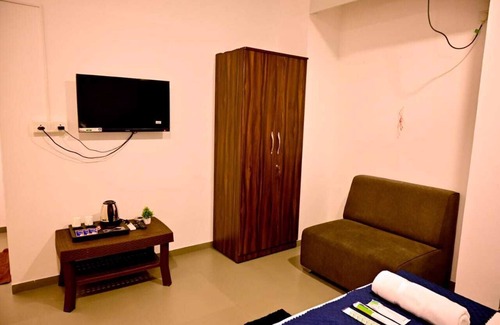 Aundh Hotel | Kivi's Stay Baner