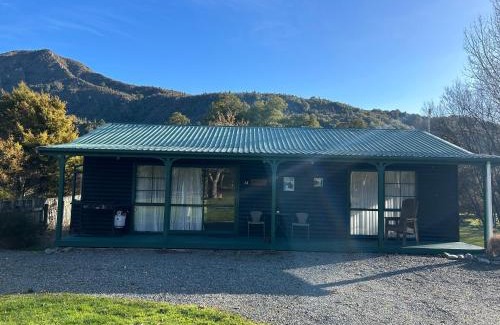 Murchison Hotel | Kiwi Park Motels