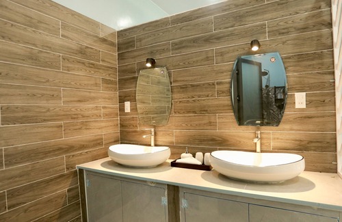 Old Quarter House | Kiwi's Homestay & Cafe