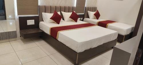 Vellore Hotel | KK Grand Inn
