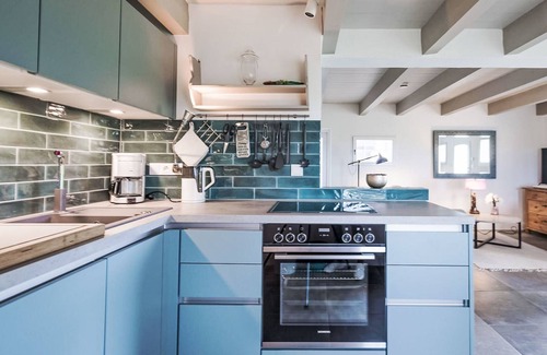 Simonsberg House | Kleine Reetdachkate by Interhome