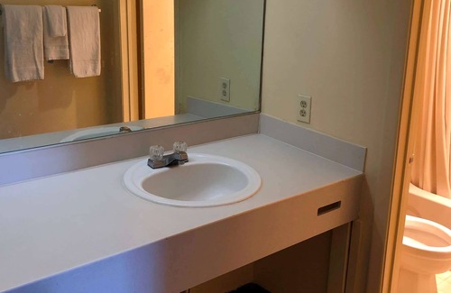 Selma Hotel | Knights Inn Selma