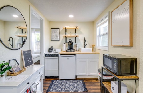 Ashley Oaks Cottage | Knoxville Cottage w/Fenced Yard, Pet Friendly!