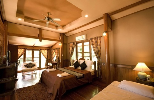 Bang Saphan Noi Hotel | Koh Talu Island Resort