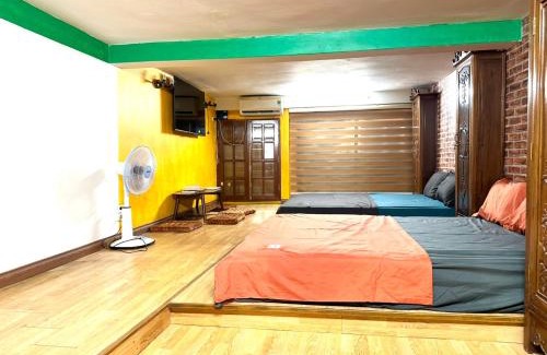 Hang Buom Apartment | Kolor Red Home,Bungalow Old Quarter,4 paxs,3 mins to Hoan Kiem Lake